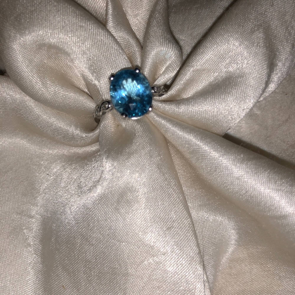 10kt Blue topaz and diamond ring